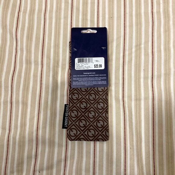 Foster Grant 1.75 Glasses Pouch - Picture 2 of 4